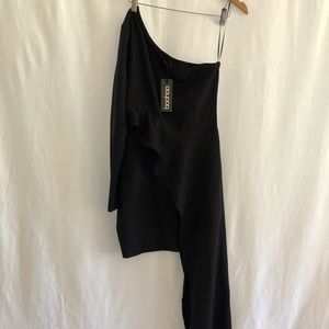NWT Boohoo Black One Shoulder Dress